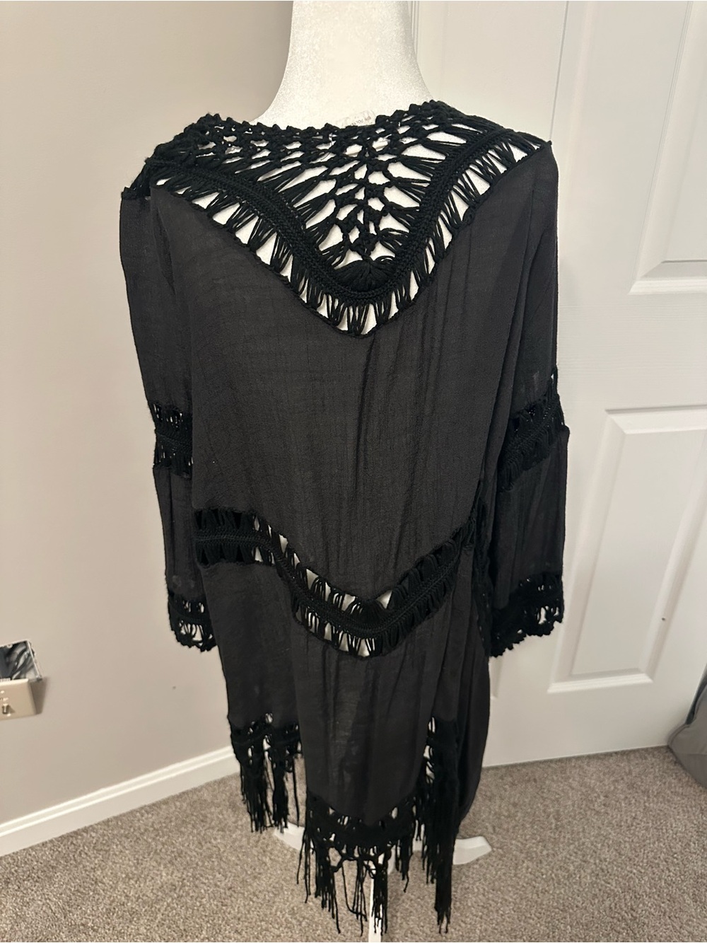 ViVI Black Crochet-Trim Long Sleeve Tunic with Fringe